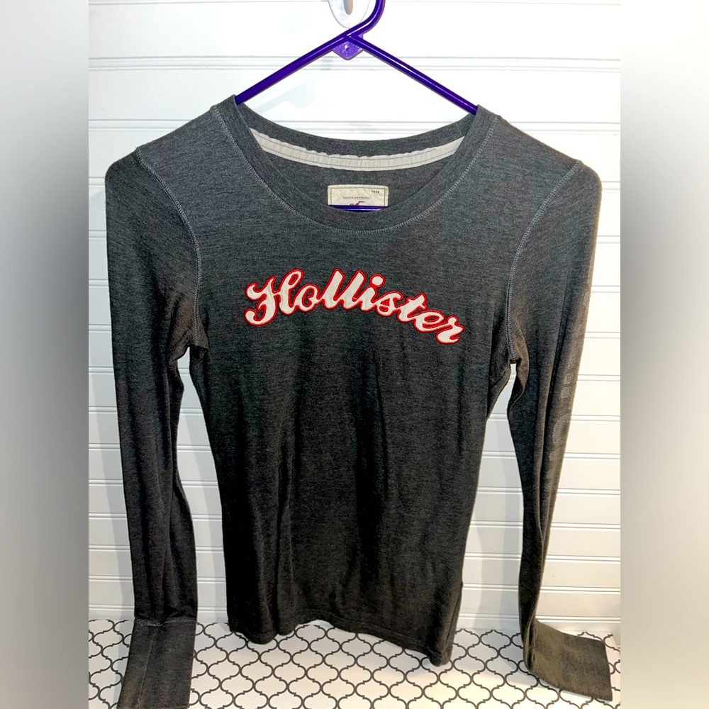 Women’s Hollister Grey Long Sleeve T-shirt Size Medium